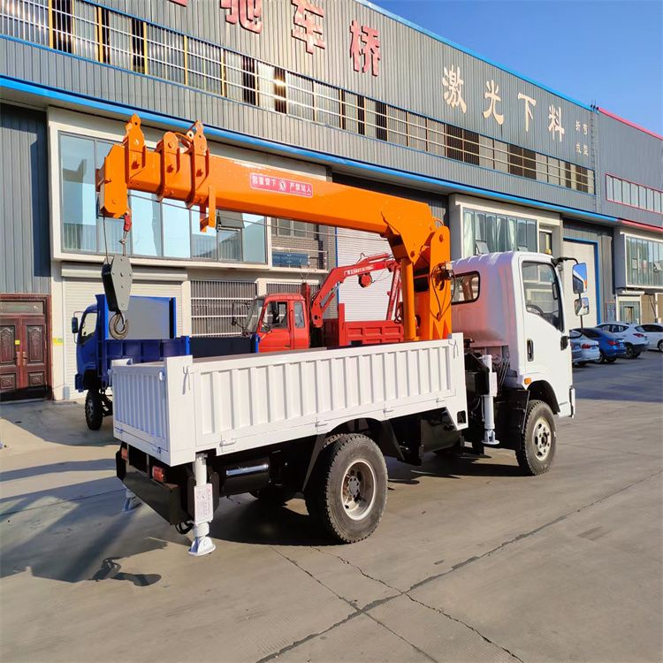 元氏县三轮随车吊定制 农用改装机自备吊中瑞长期出售