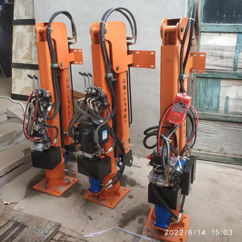 元氏县重汽蓝牌随车吊 3.2吨 国六动力强 液压驱动 农用自卸起重机